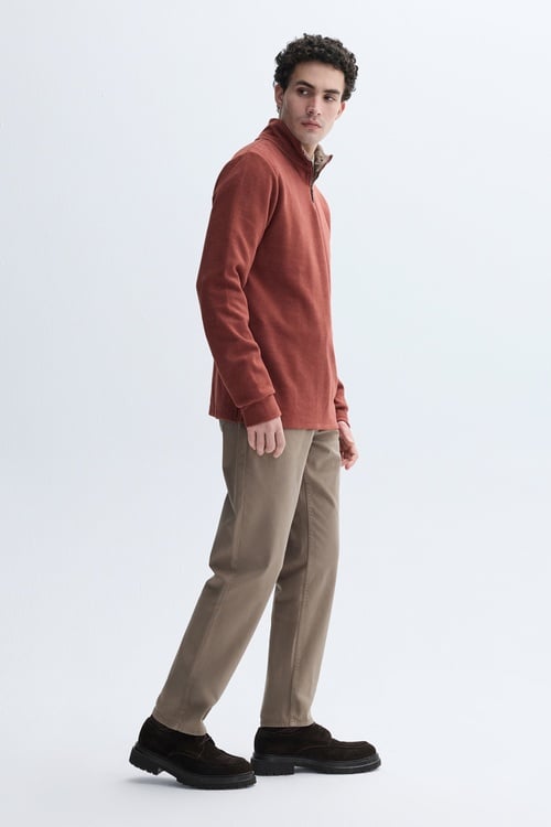 FERMUARLI DİK YAKA SWEATSHIRT