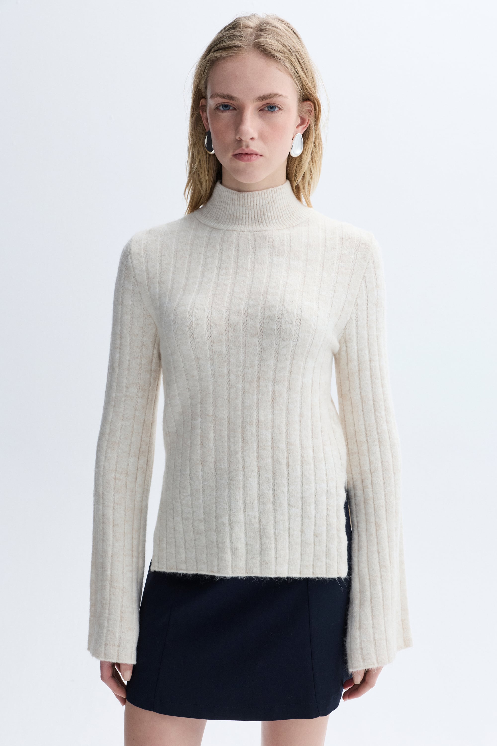 LOOSE FIT DİK YAKA KAZAK