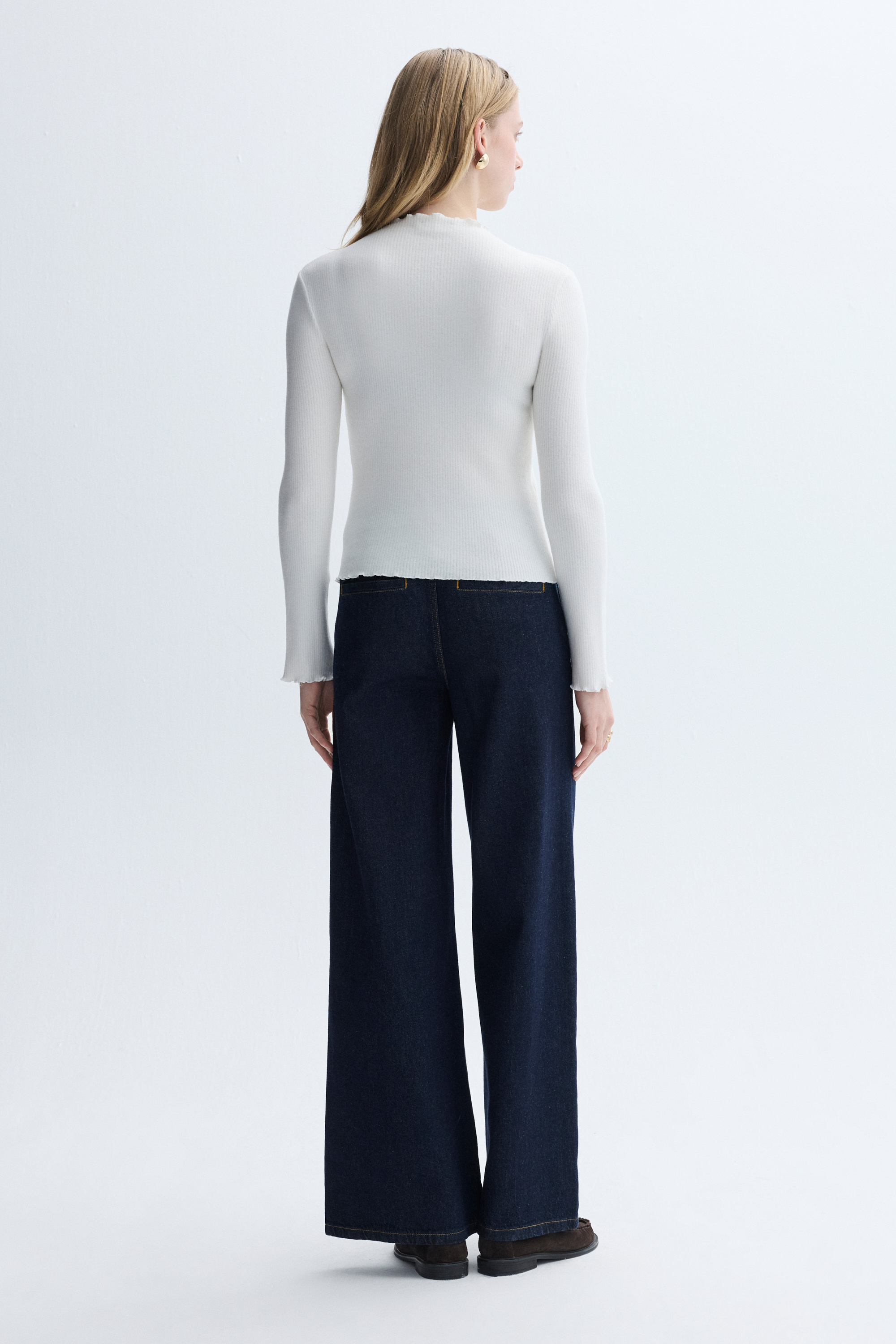 FITTED DİK YAKA UZUN KOLLU T-SHIRT