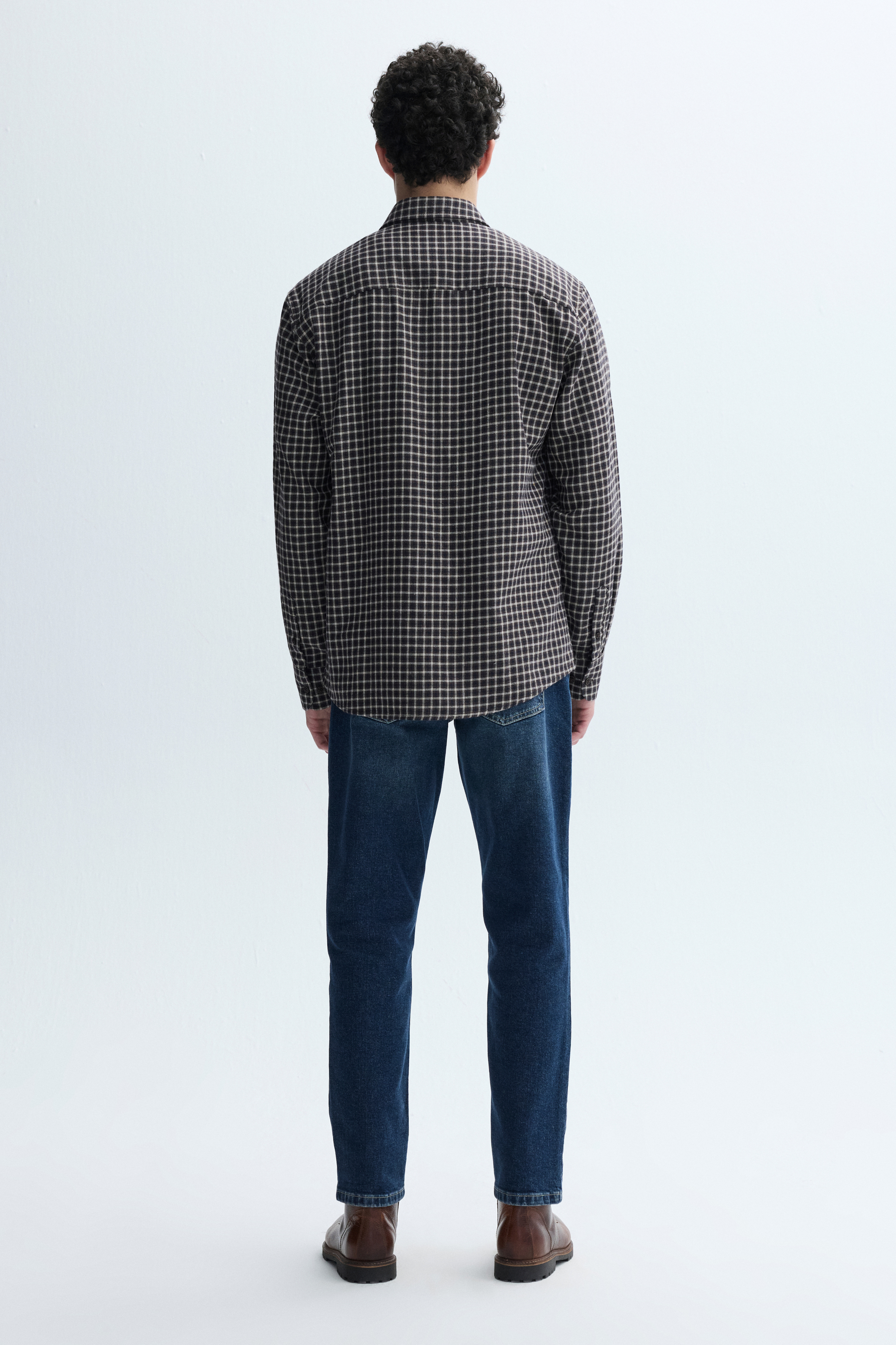 REGULAR FIT EKOSELİ UZUN KOLLU GÖMLEK