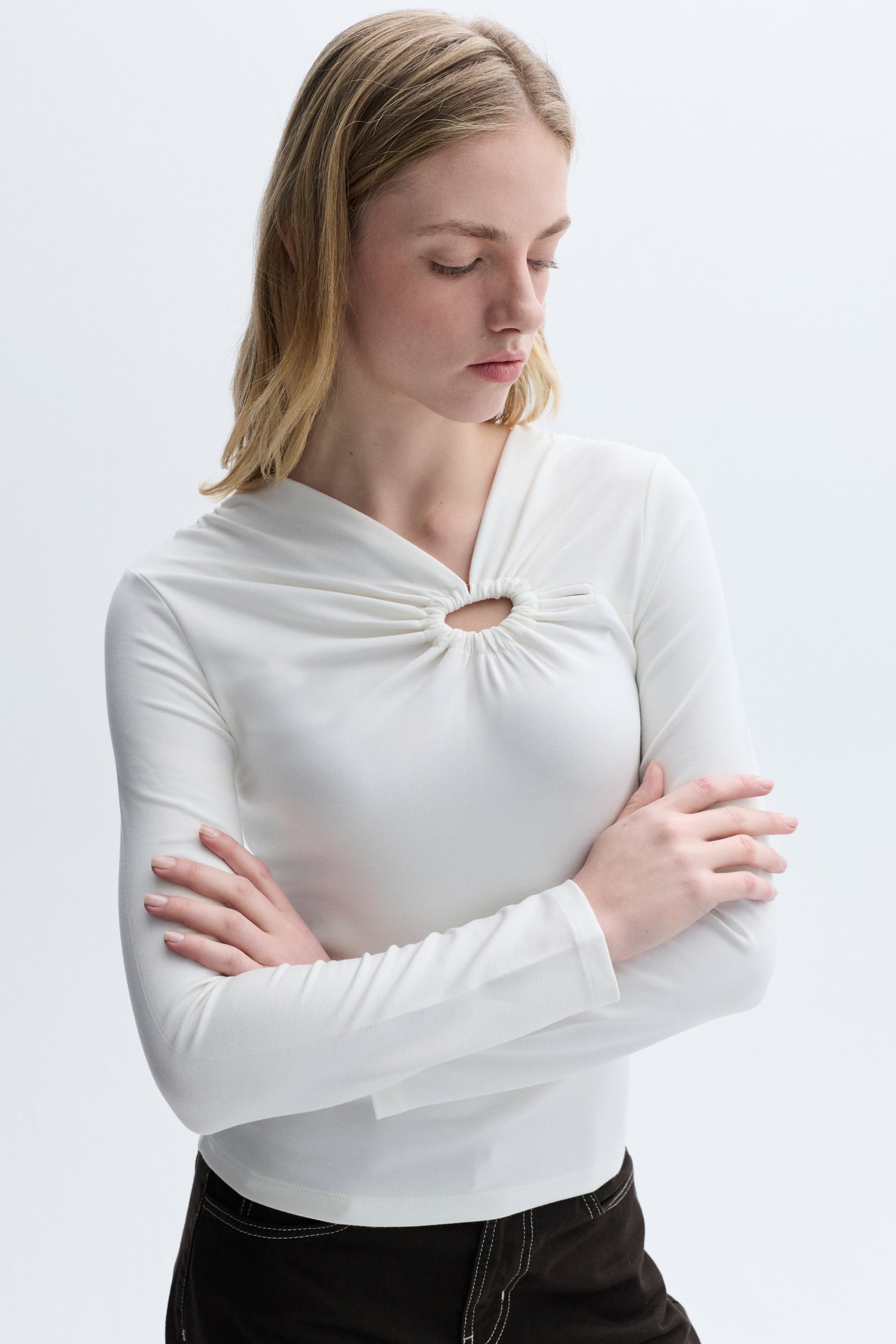 YAKA DETAYLI FITTED MODAL BLUZ