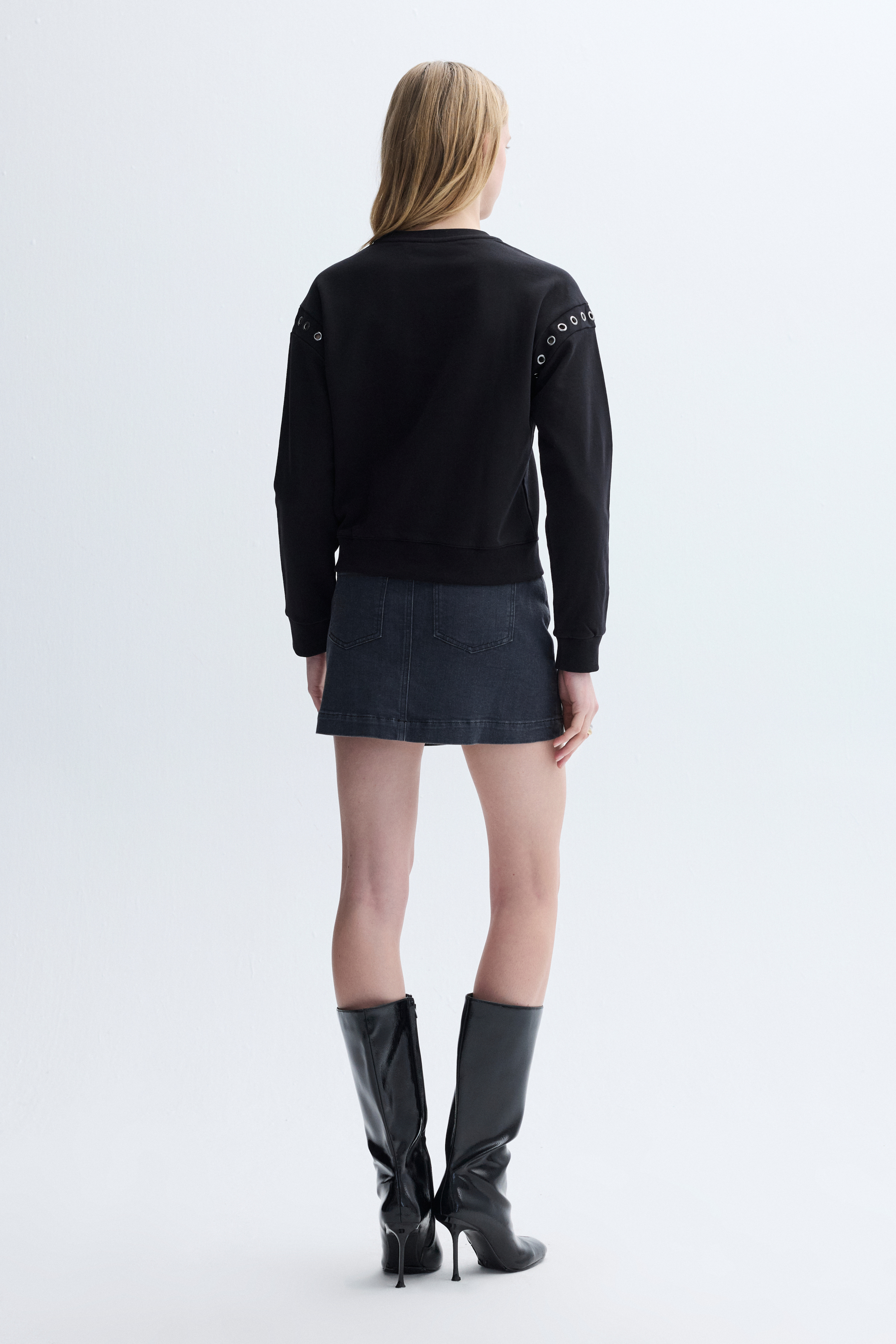 KUŞ GÖZÜ DETAYLI BİSİKLET YAKA SWEATSHIRT