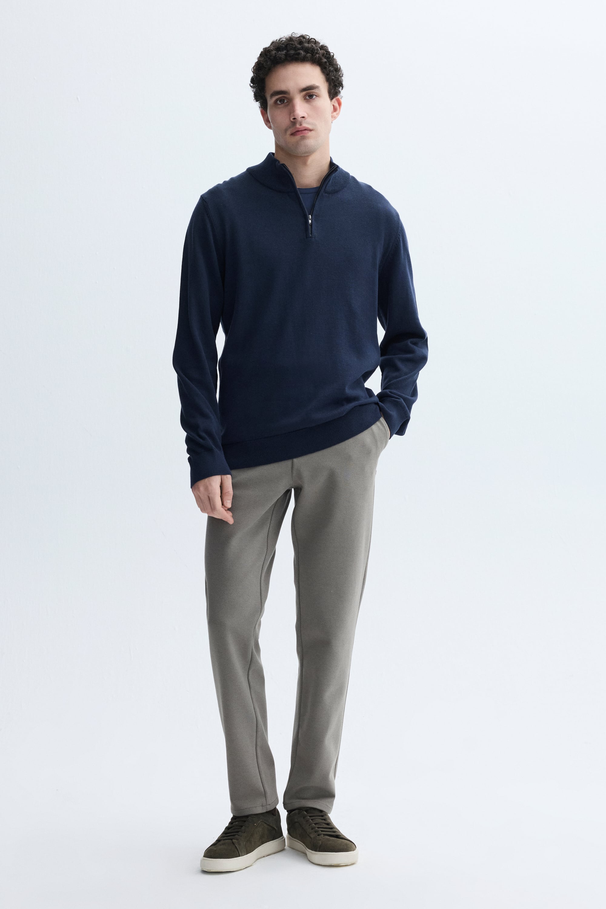 FERMUARLI DİK YAKA TRİKO KAZAK