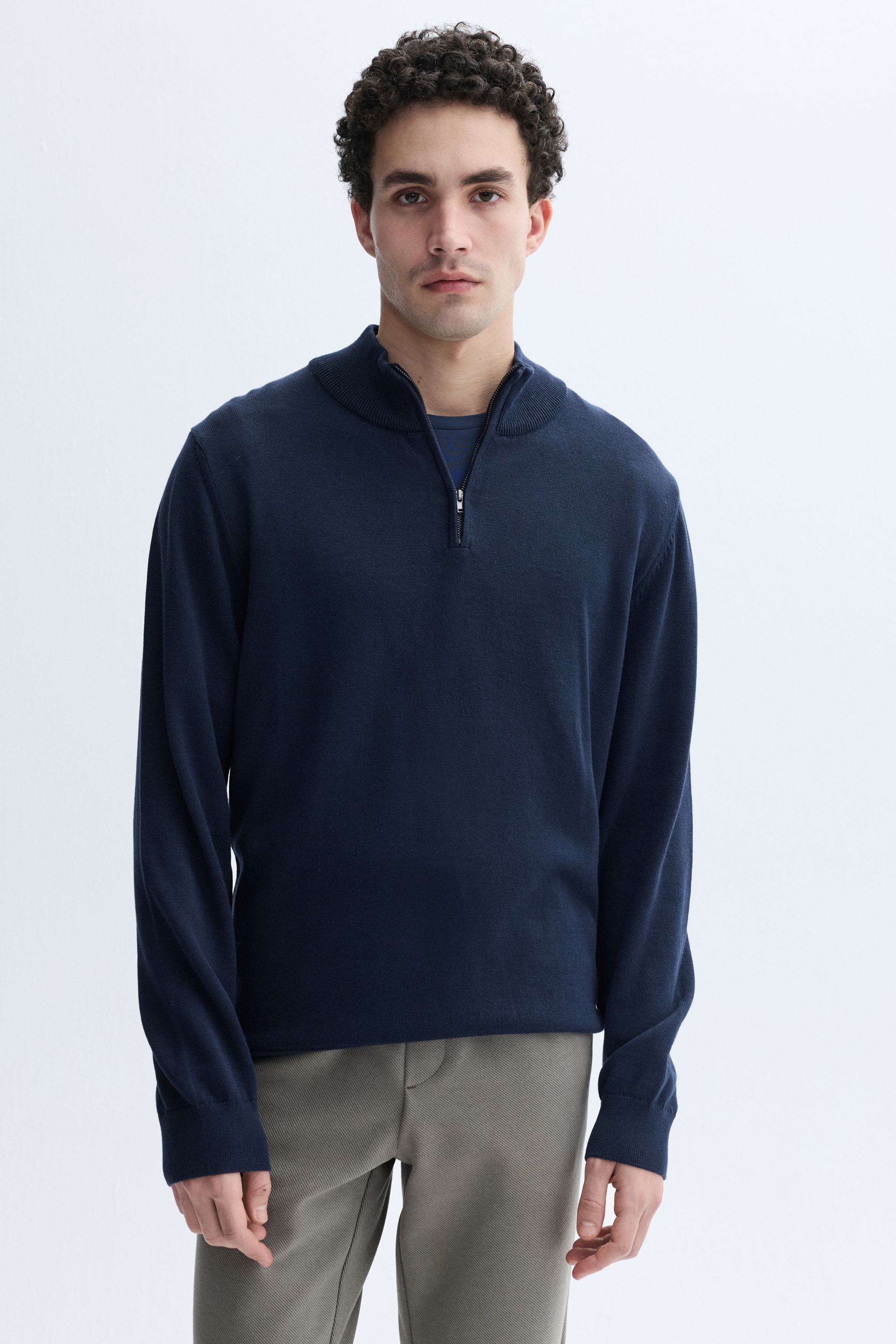 FERMUARLI DİK YAKA TRİKO KAZAK