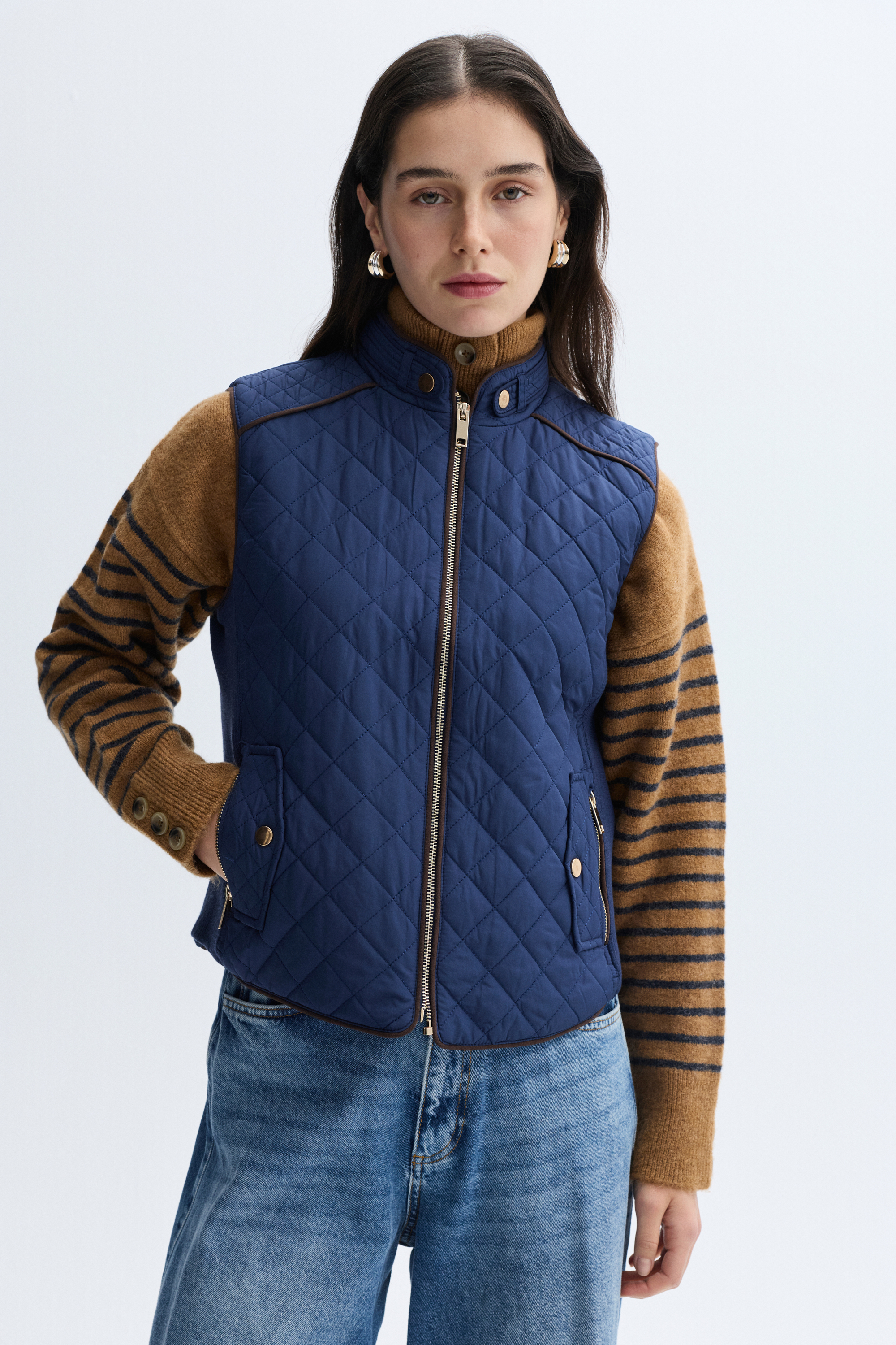 FITTED KAPİTONELİ FERMUARLI YELEK