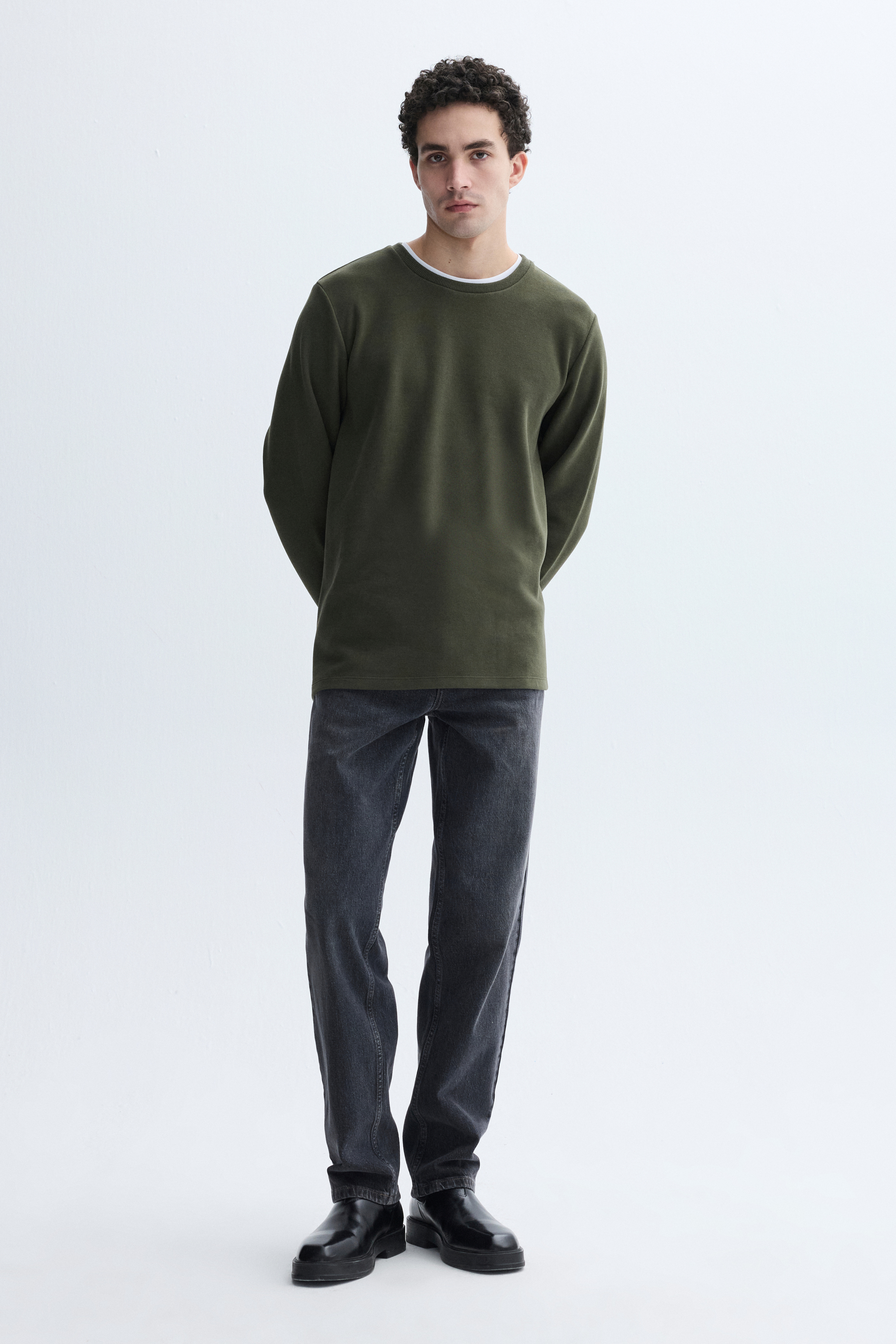 YAKA DETAYLI BİSİKLET YAKA SWEATSHIRT