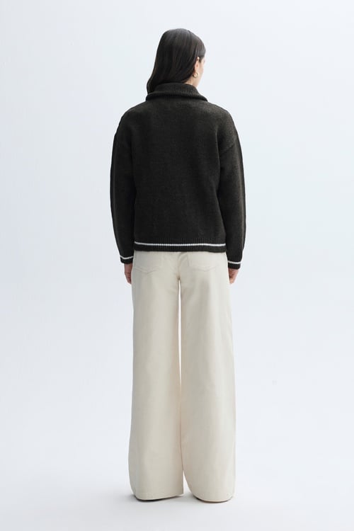 LOOSE FIT FERMUARLI DİK YAKA KAZAK