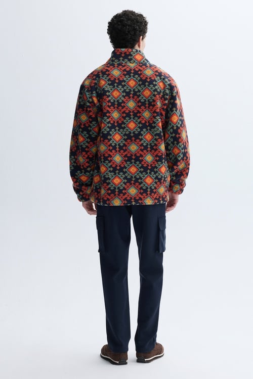 COMFORT FIT BASKILI DİK YAKA PELÜŞ SWEATSHIRT