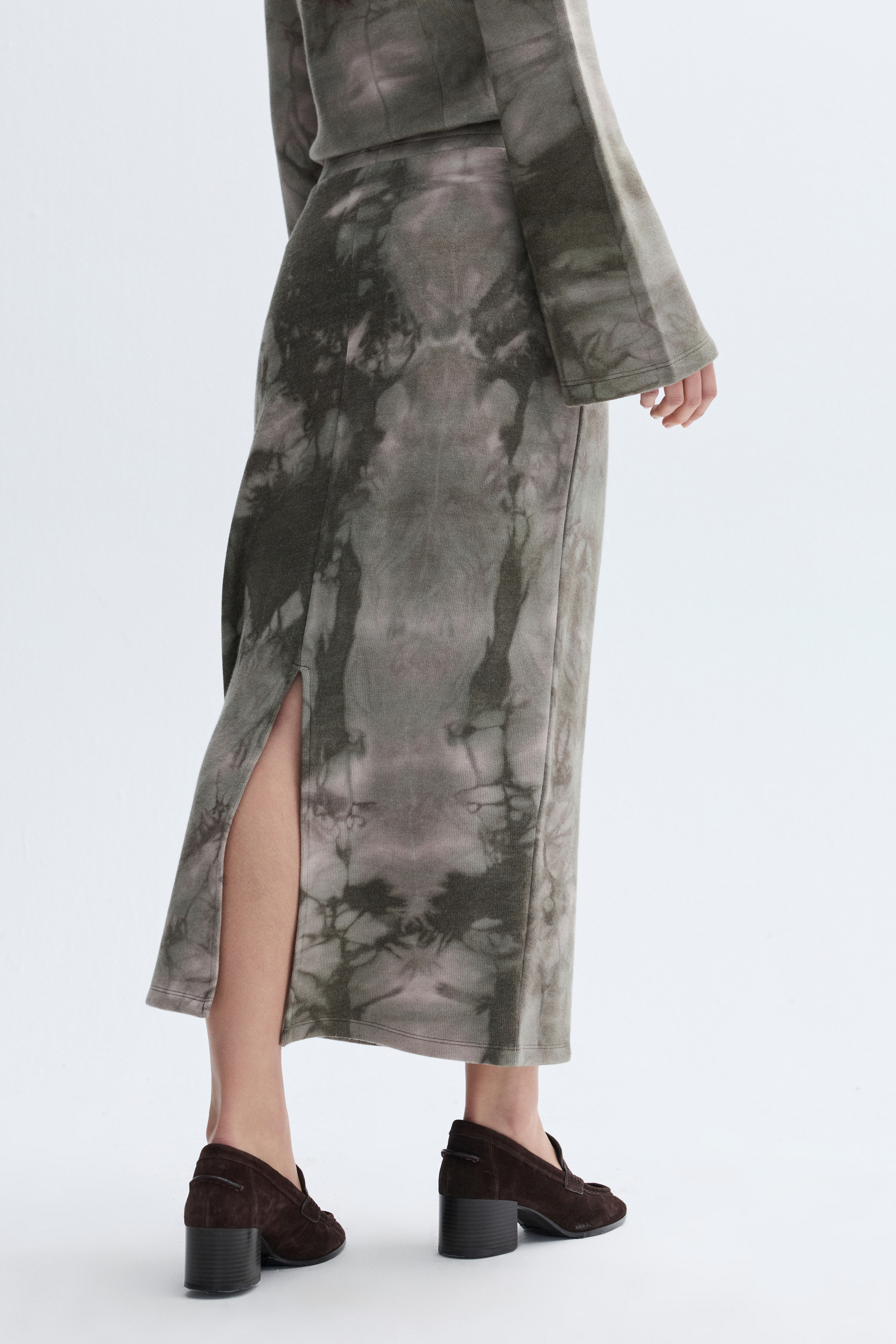 BASKILI YIRTMAÇLI MİDİ ETEK