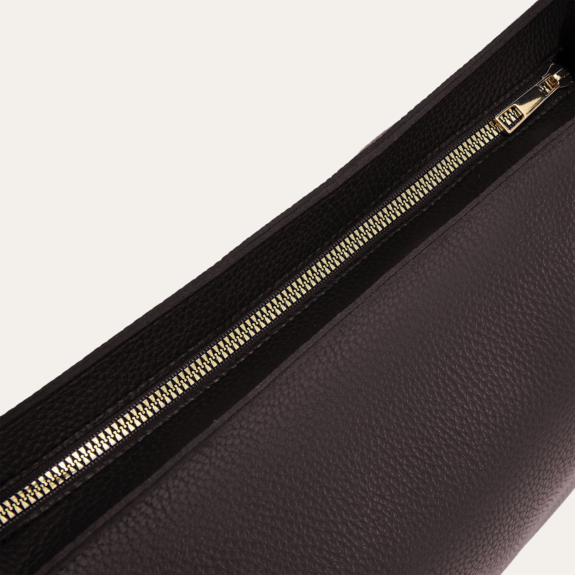 DERİ GÖRÜNÜMLÜ EL ÇANTASI