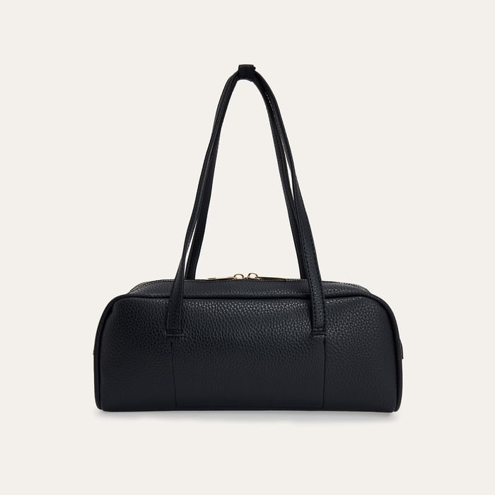 DERİ GÖRÜNÜMLÜ BAGET OMUZ ÇANTASI