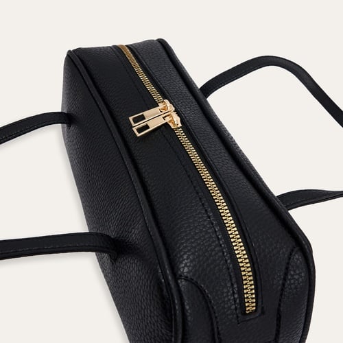 DERİ GÖRÜNÜMLÜ BAGET OMUZ ÇANTASI