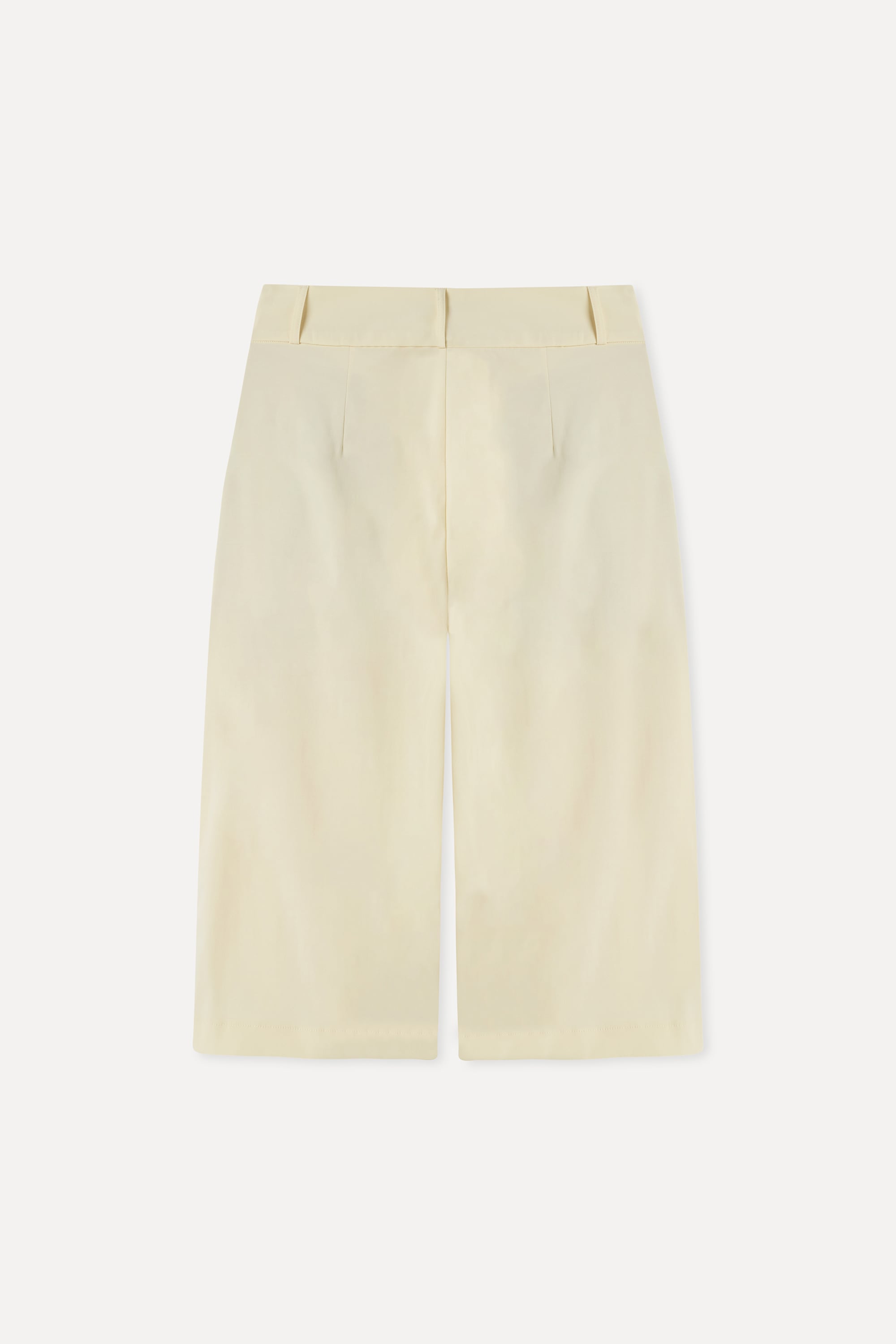 PİLELİ MİDİ BERMUDA ŞORT