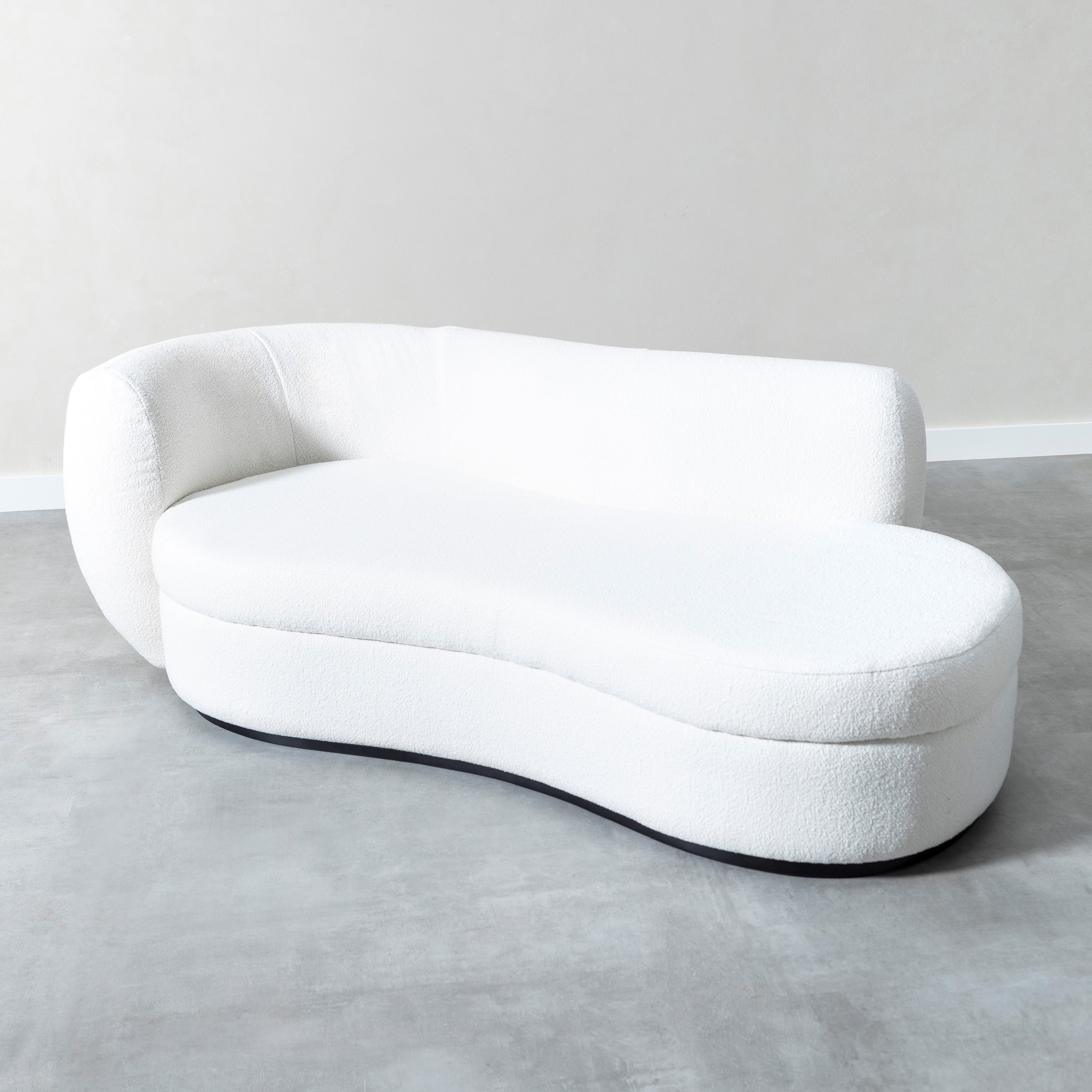 CARMELLA DAYBED
