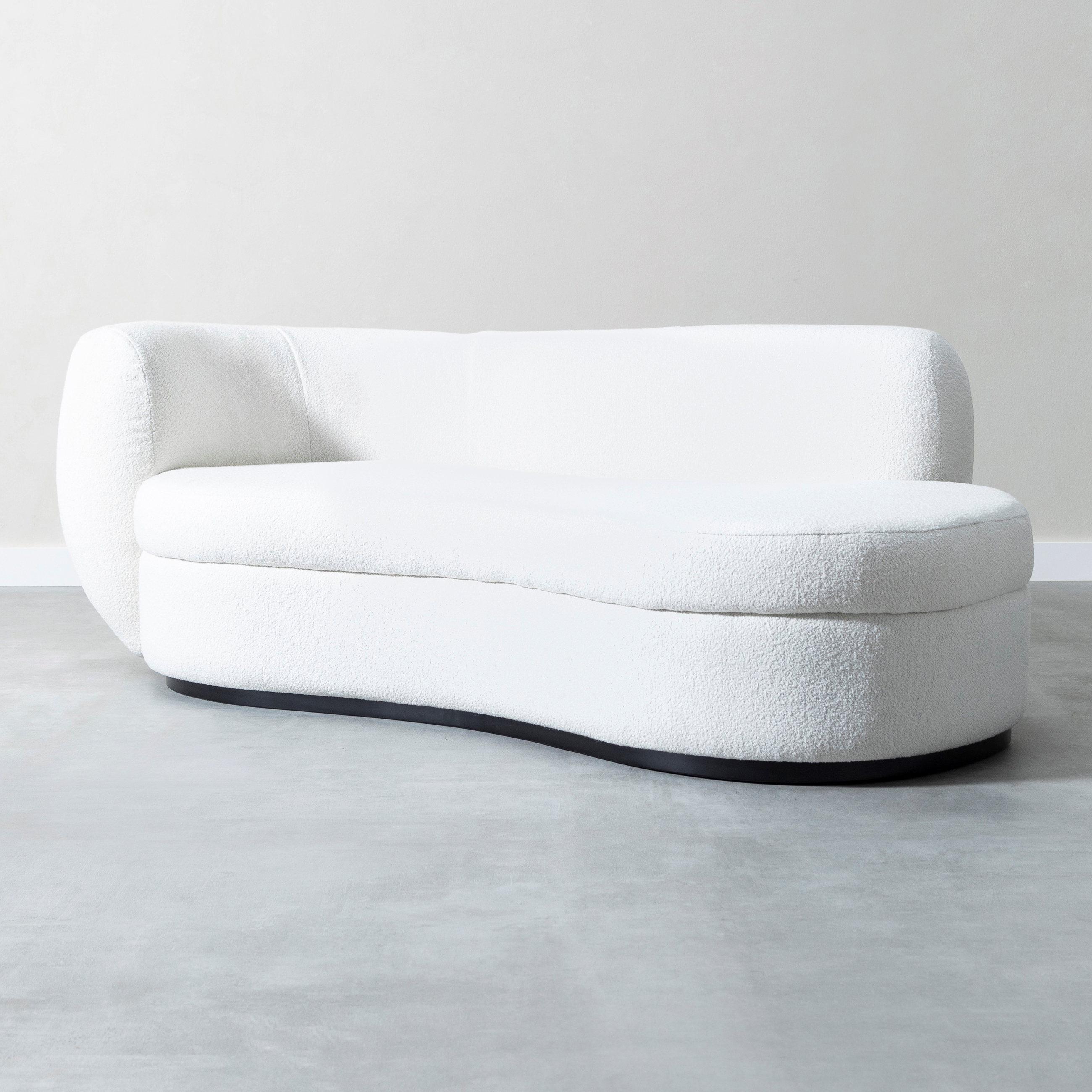 CARMELLA DAYBED