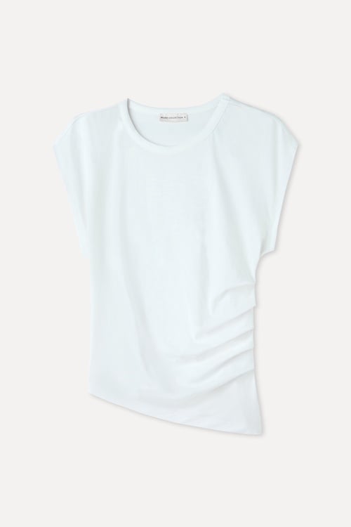 FITTED BELİ BÜZGÜLÜ ASİMETRİK KESİM DÜŞÜK KOL BLUZ