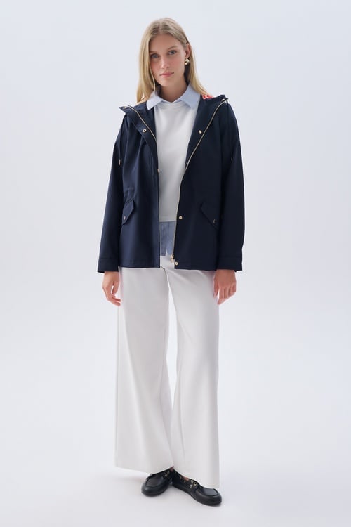  ASTAR DETAYLI LOOSE FİT KAPÜŞONLU YAĞMURLUK