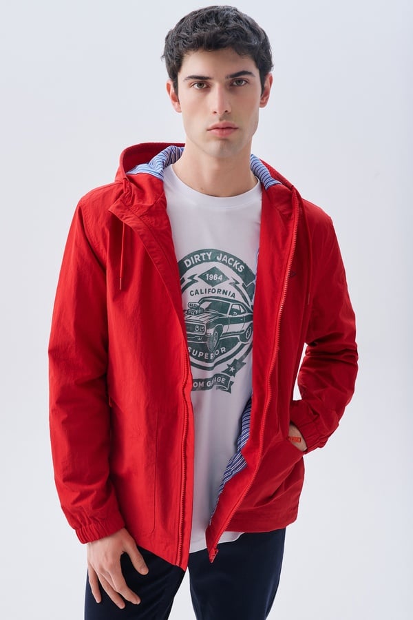 NAKIŞLI KAPÜŞONLU YAĞMURLUK