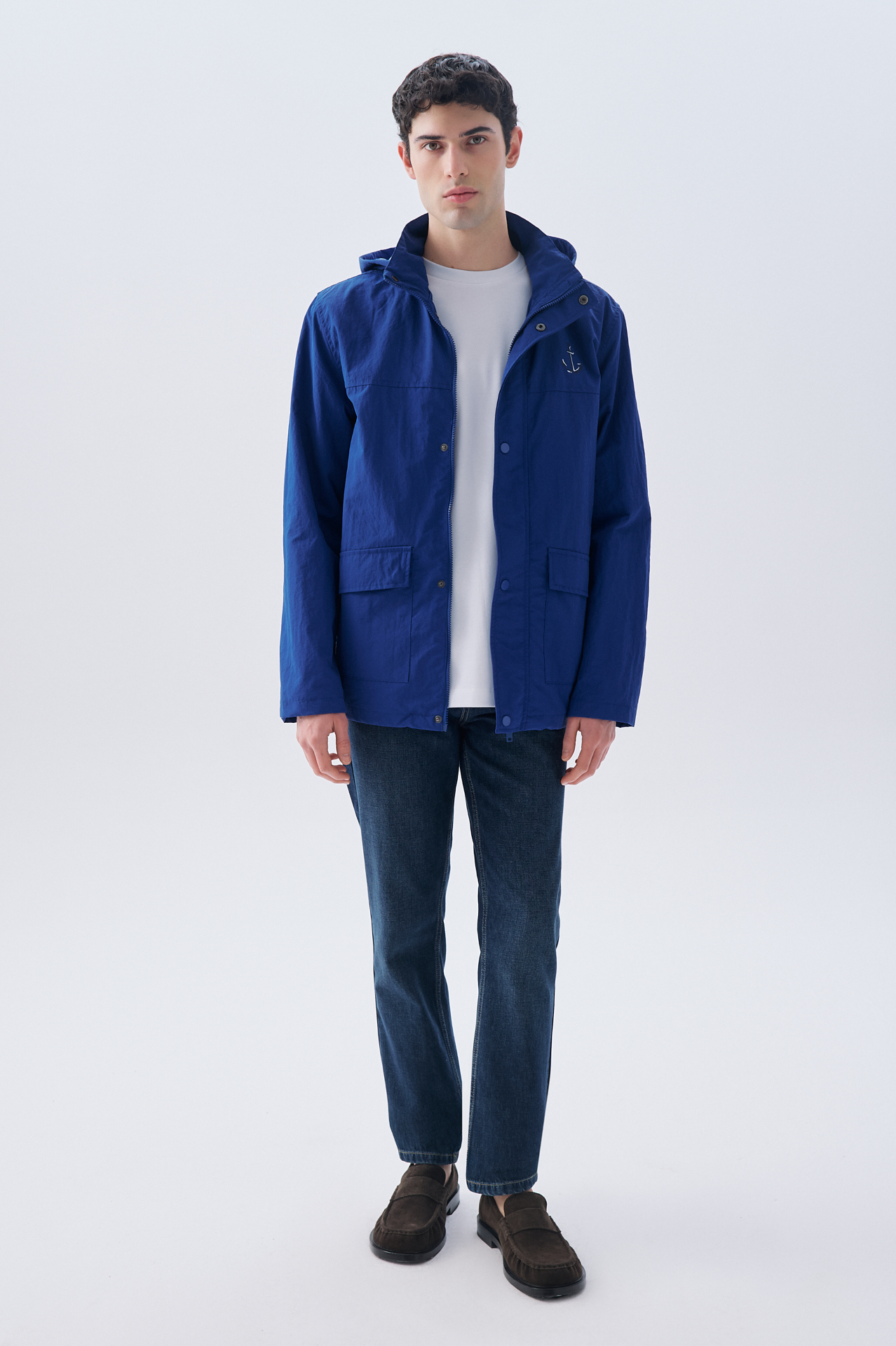 NAKIŞLI GİZLİ KAPÜŞONLU YAĞMURLUK