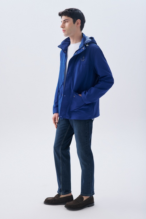  NAKIŞLI GİZLİ KAPÜŞONLU YAĞMURLUK