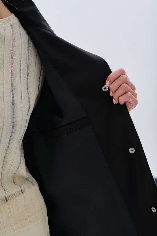 KEMERLİ DİK YAKA YAĞMURLUK