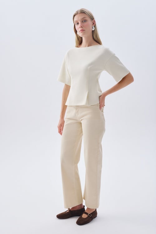 DİKİŞ DETAYLI KISA KOLLU BLUZ