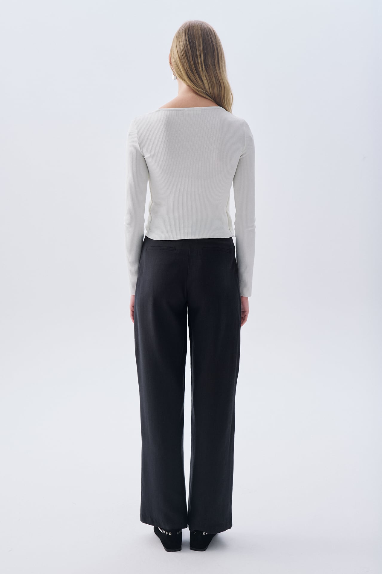 HIRKA GÖRÜNÜMLÜ V YAKA BLUZ