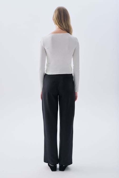 HIRKA GÖRÜNÜMLÜ V YAKA BLUZ