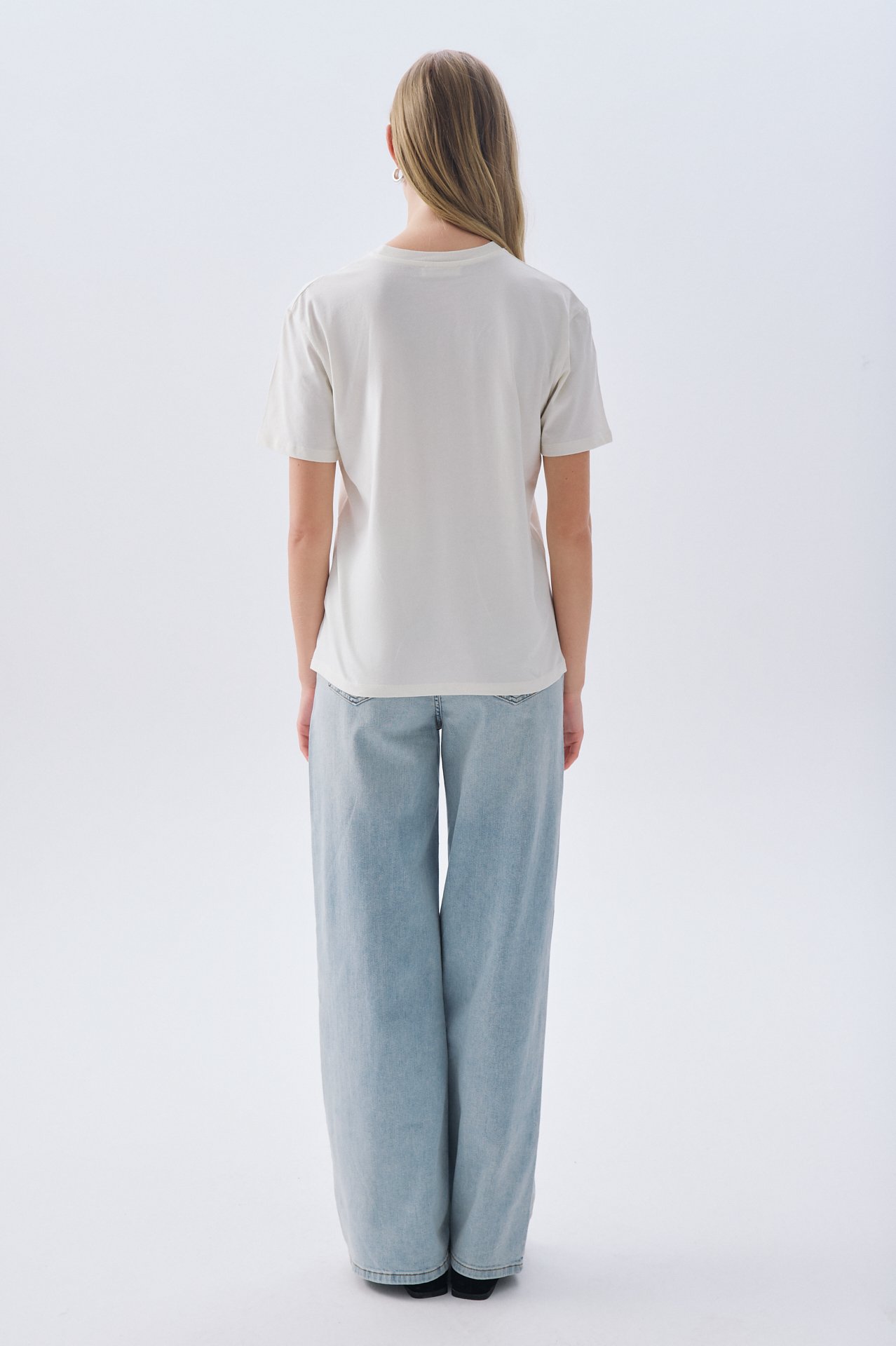 NAKIŞLI CEP DETAYLI BİSİKLET YAKA T-SHIRT