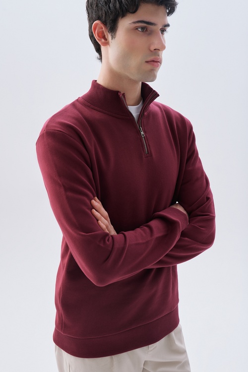 FERMUARLI DİK YAKA SWEATSHIRT