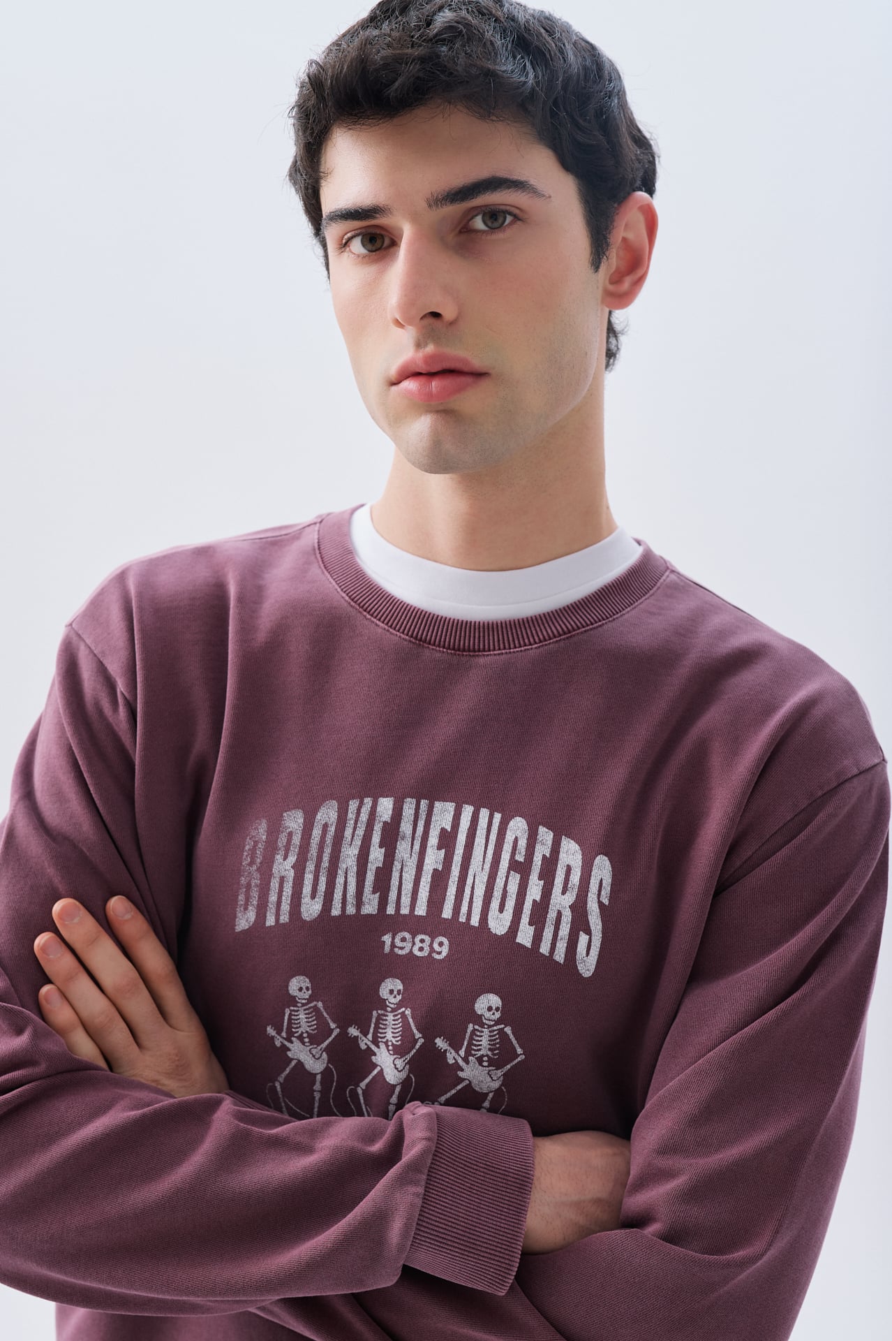 BASKILI COMFORT FIT BİSİKLET YAKA SWEATSHIRT