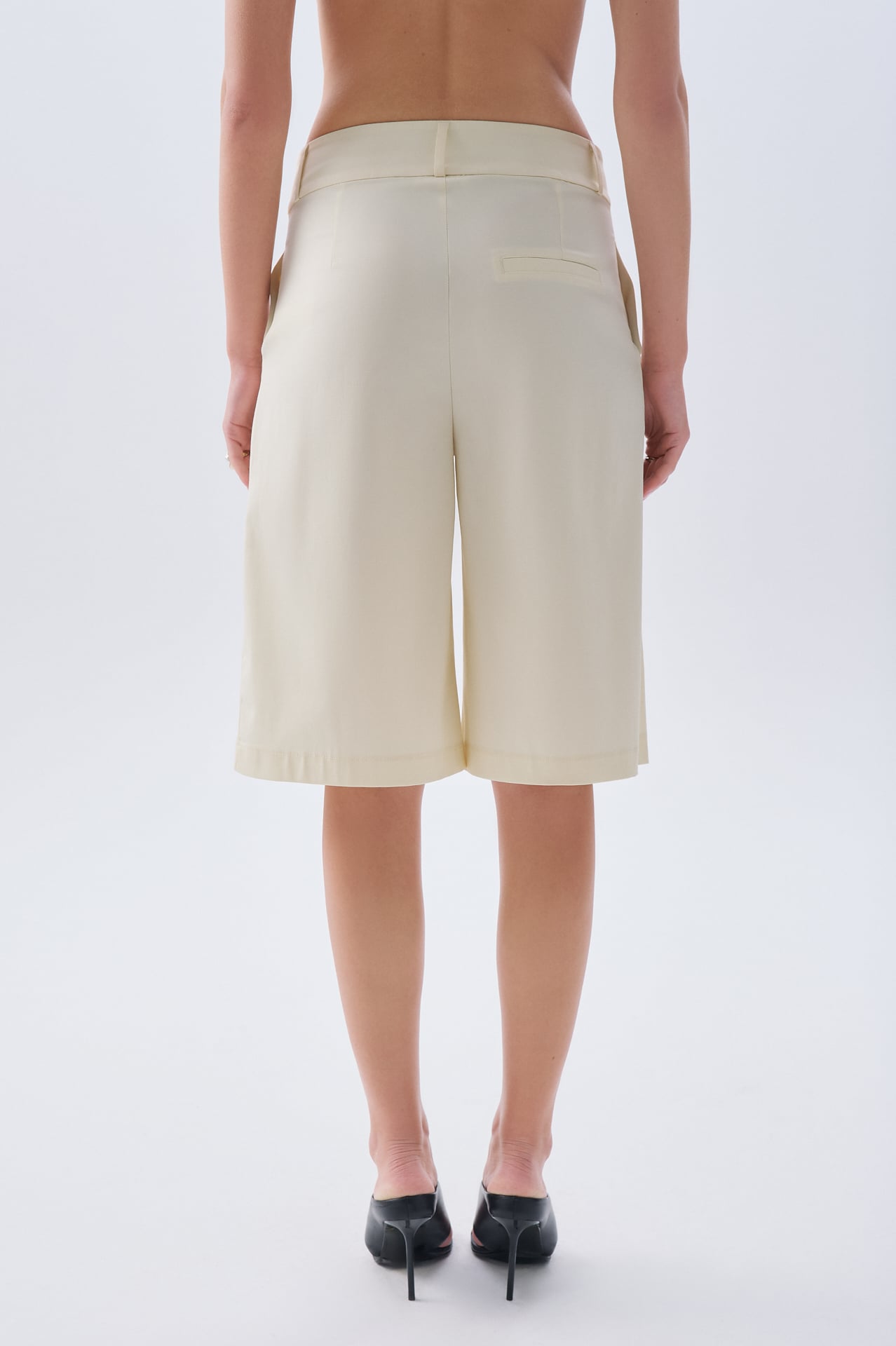 PİLELİ MİDİ BERMUDA ŞORT