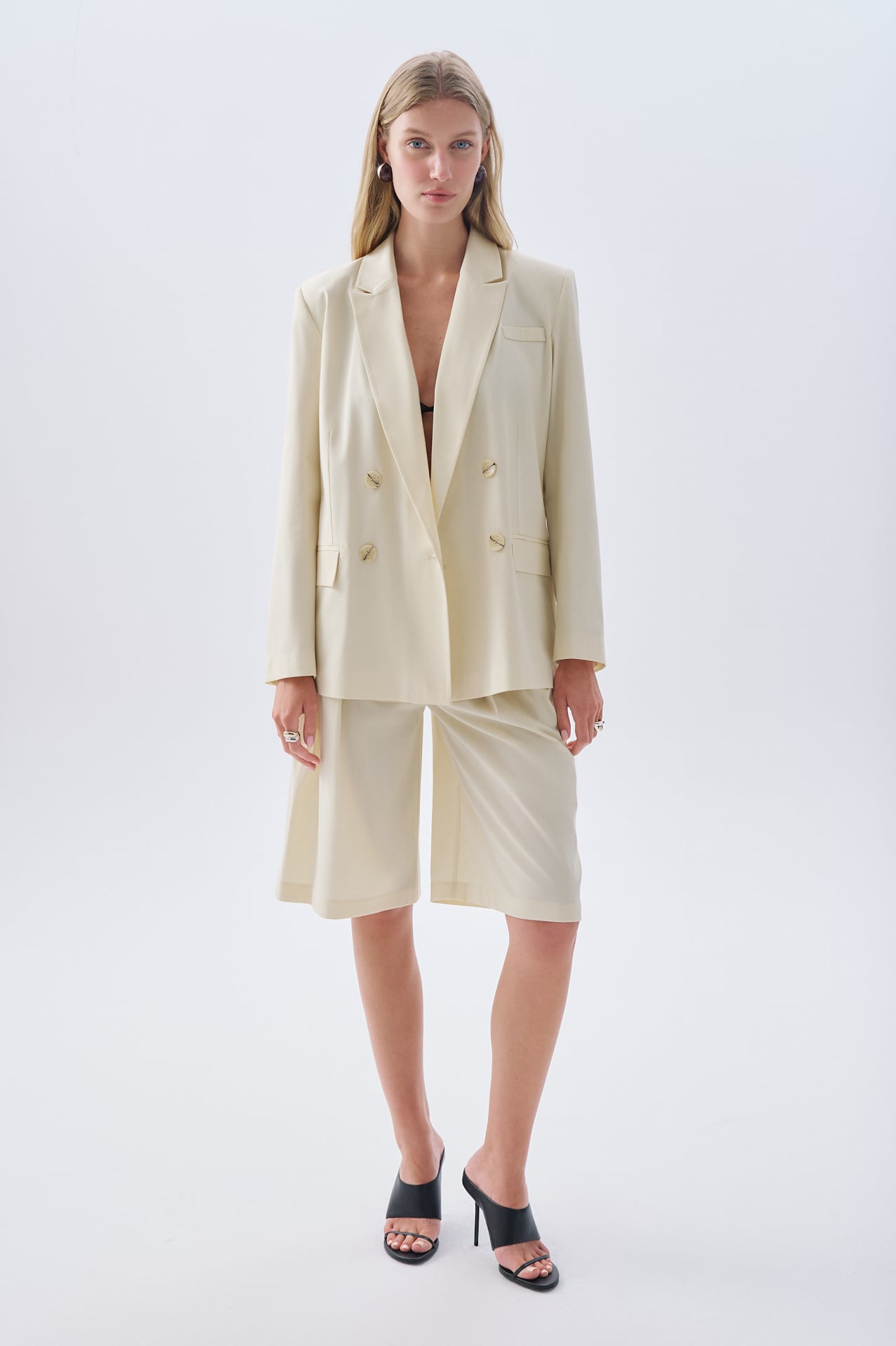 PİLELİ MİDİ BERMUDA ŞORT