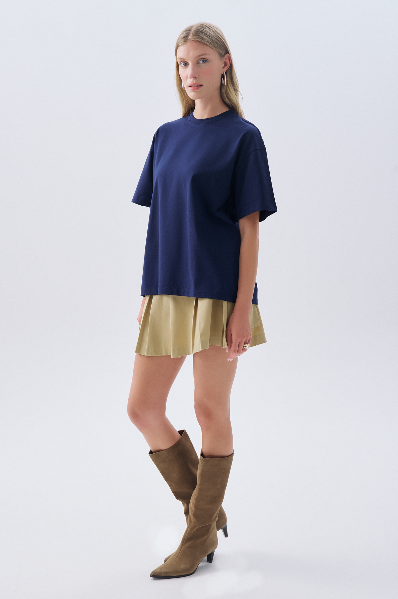 DÜŞÜK KOLLU OVERSIZE BİSİKLET YAKA T-SHIRT