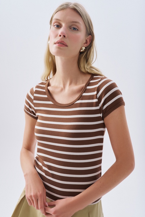 FITTED ÇİZGİLİ BİSİKLET YAKA T-SHIRT