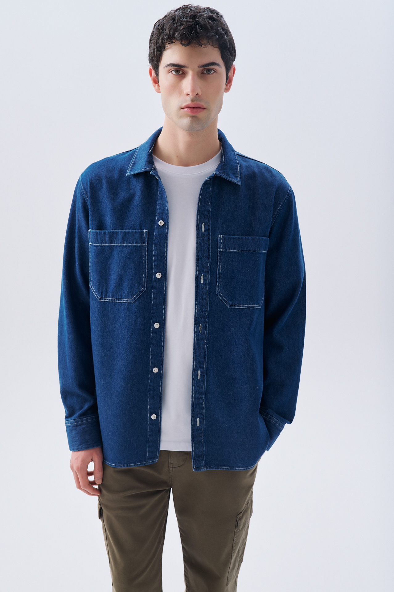 REGULAR FIT ÇİFT CEPLİ UZUN KOLLU JEAN GÖMLEK