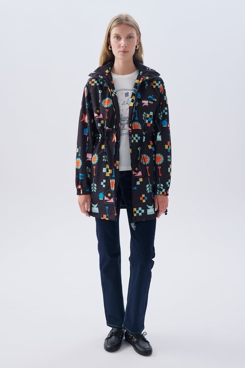 DESENLİ ÇİFT FERMUARLI KAPÜŞONLU UZUN YAĞMURLUK