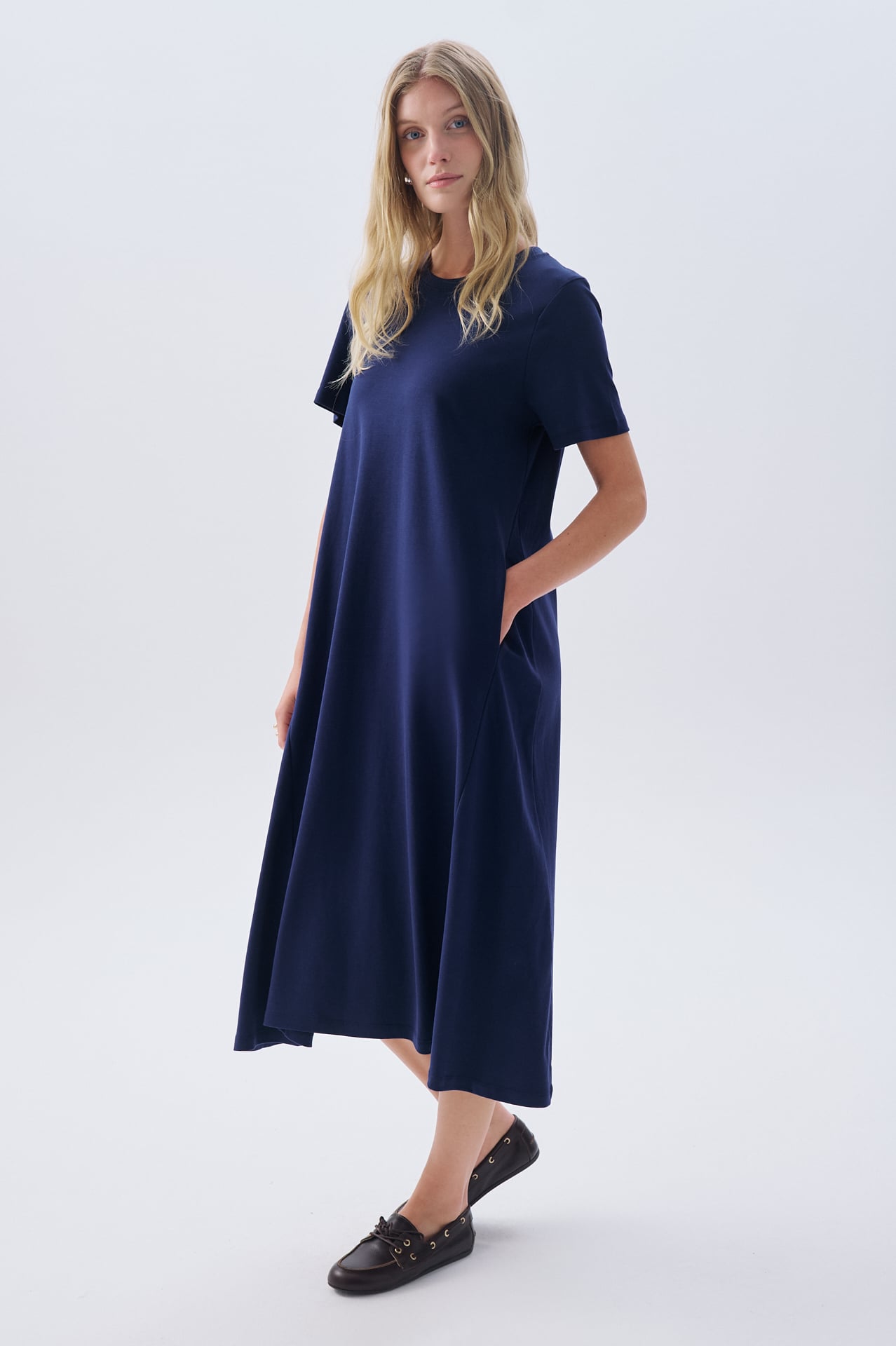 OVERSIZE KISA KOLLU CEPLİ MİDİ ELBİSE