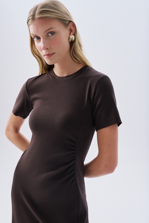 FITTED BÜZGÜLÜ YIRTMAÇLI MİDİ ELBİSE