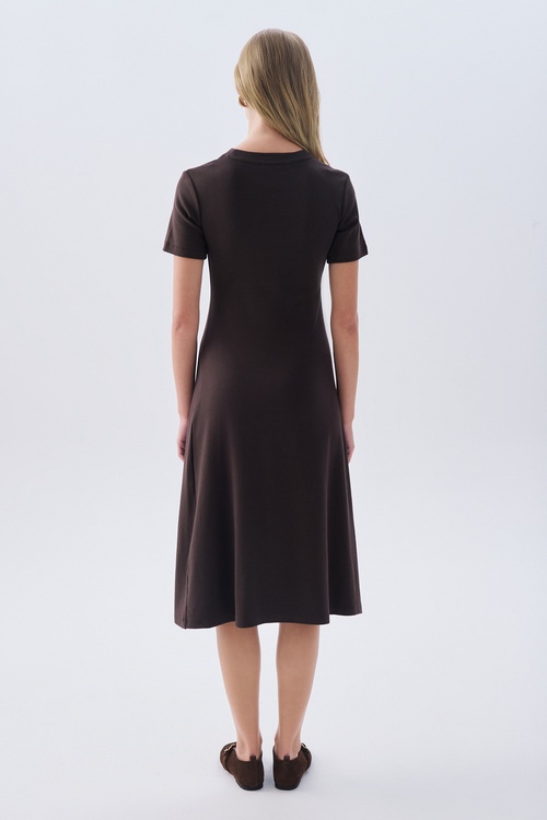 FITTED BÜZGÜLÜ YIRTMAÇLI MİDİ ELBİSE