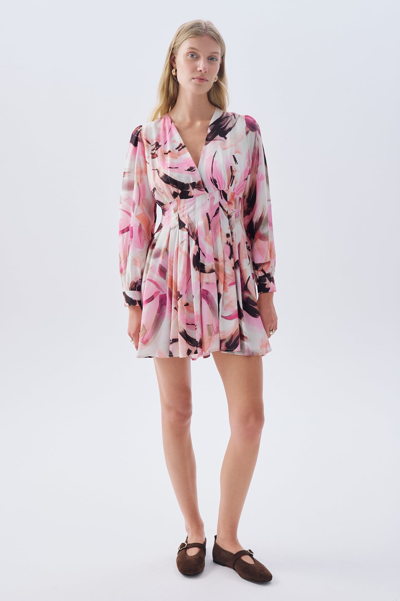 DESENLİ V YAKA MİNİ ELBİSE