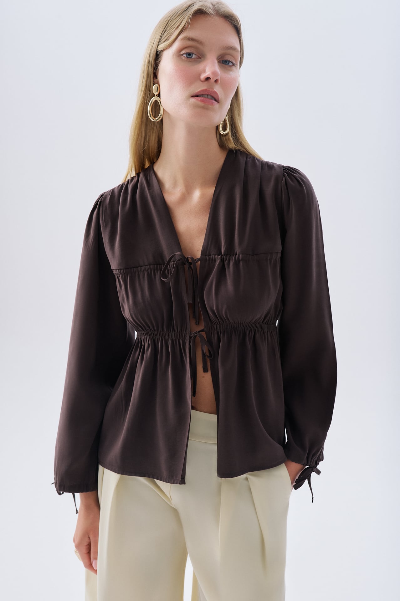 MODAL KARIŞIMLI BÜZGÜLÜ BAĞLAMALI BLUZ