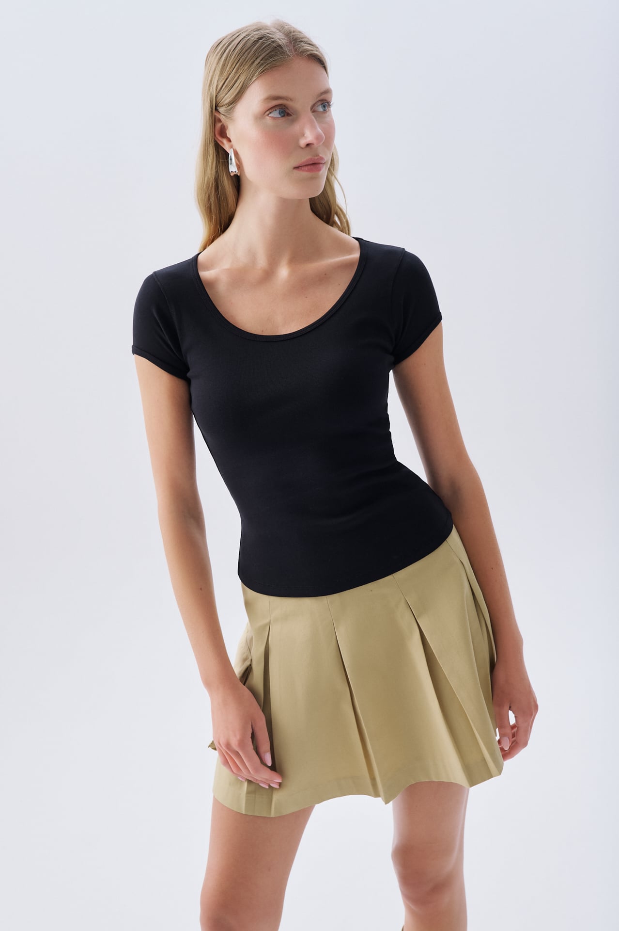 FITTED BİSİKLET YAKA T-SHIRT