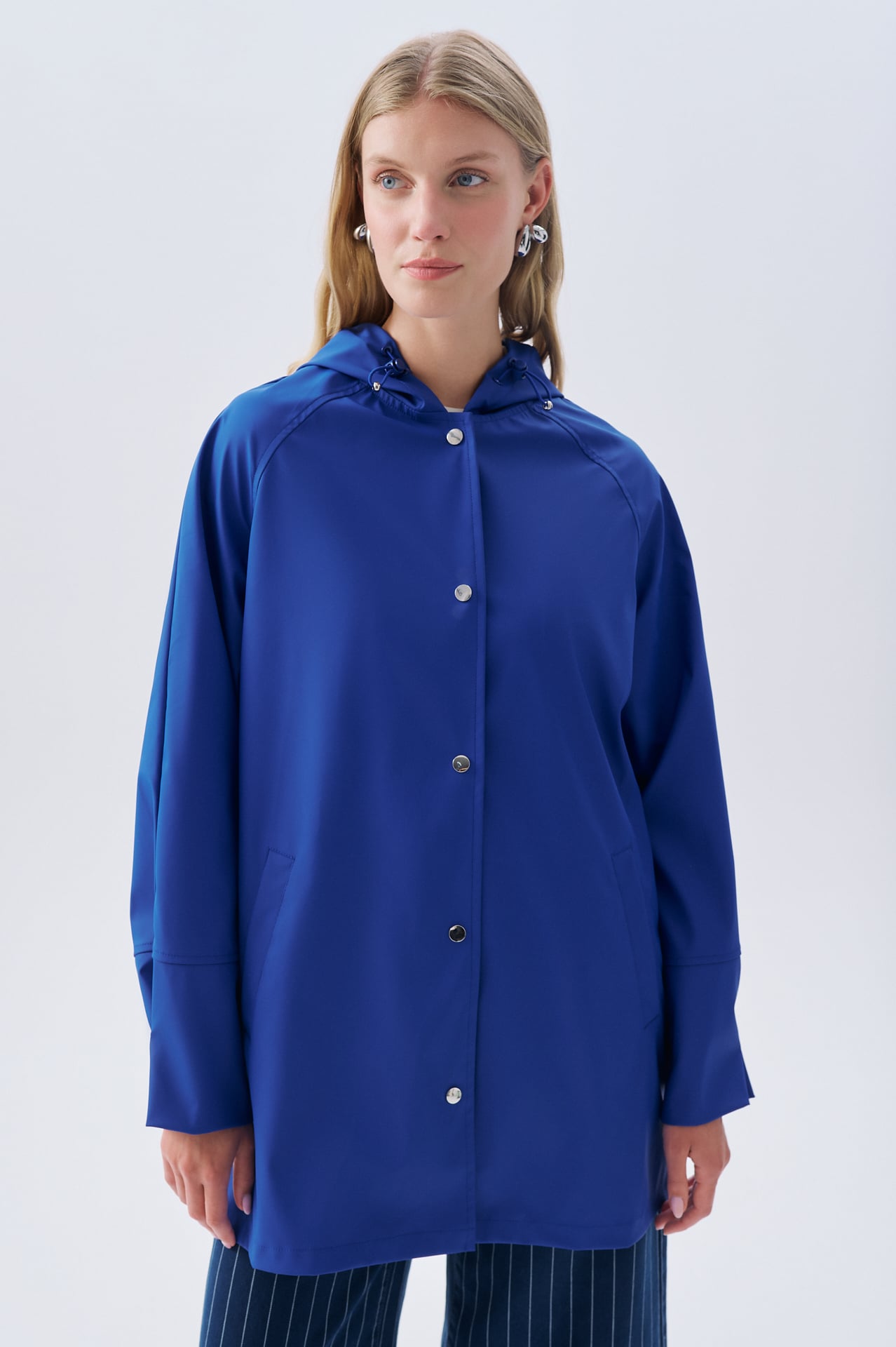 Kadın Mavi Oversize Kapüşonlu Yağmurluk