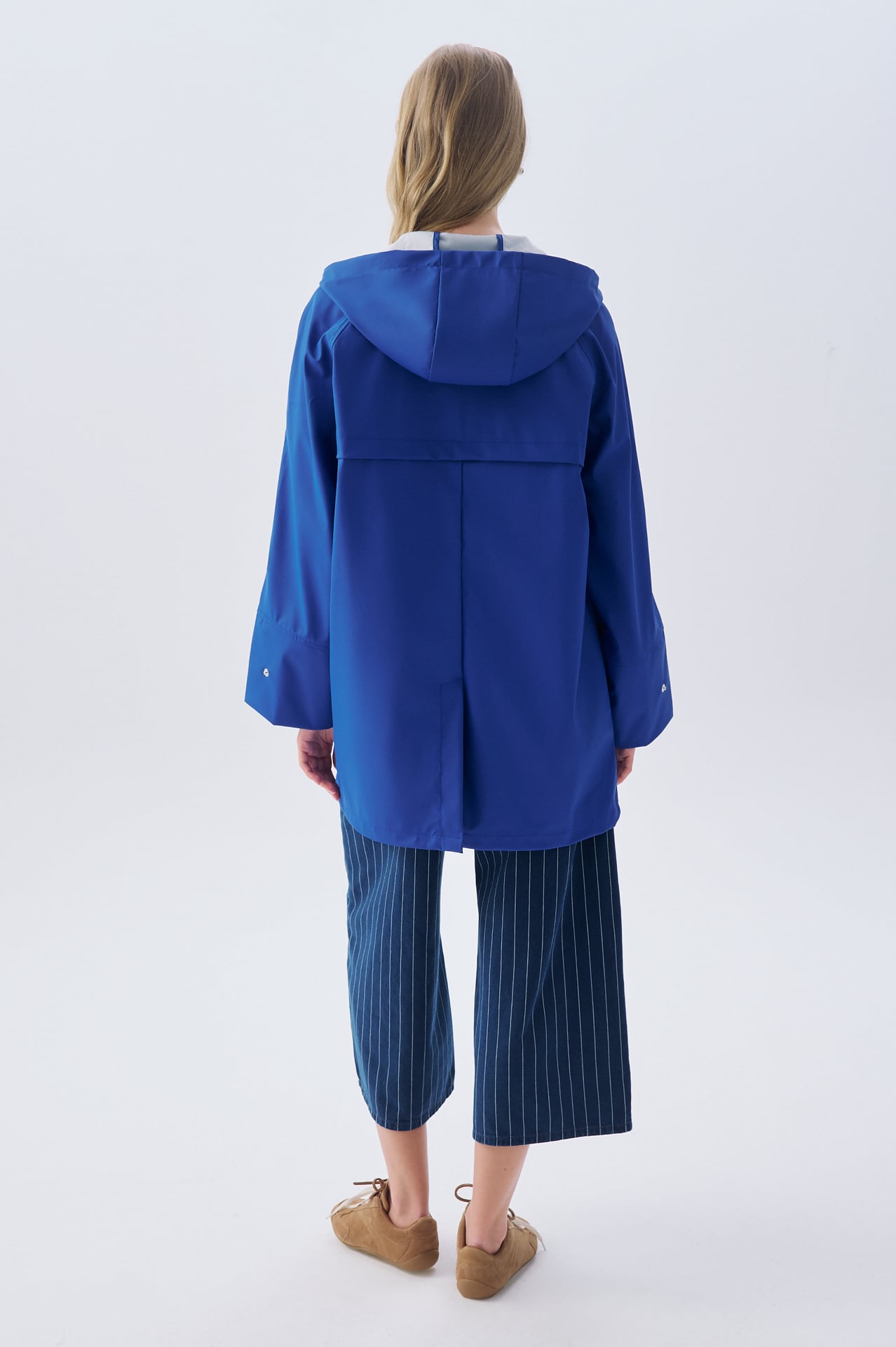 Kadın Mavi Oversize Kapüşonlu Yağmurluk