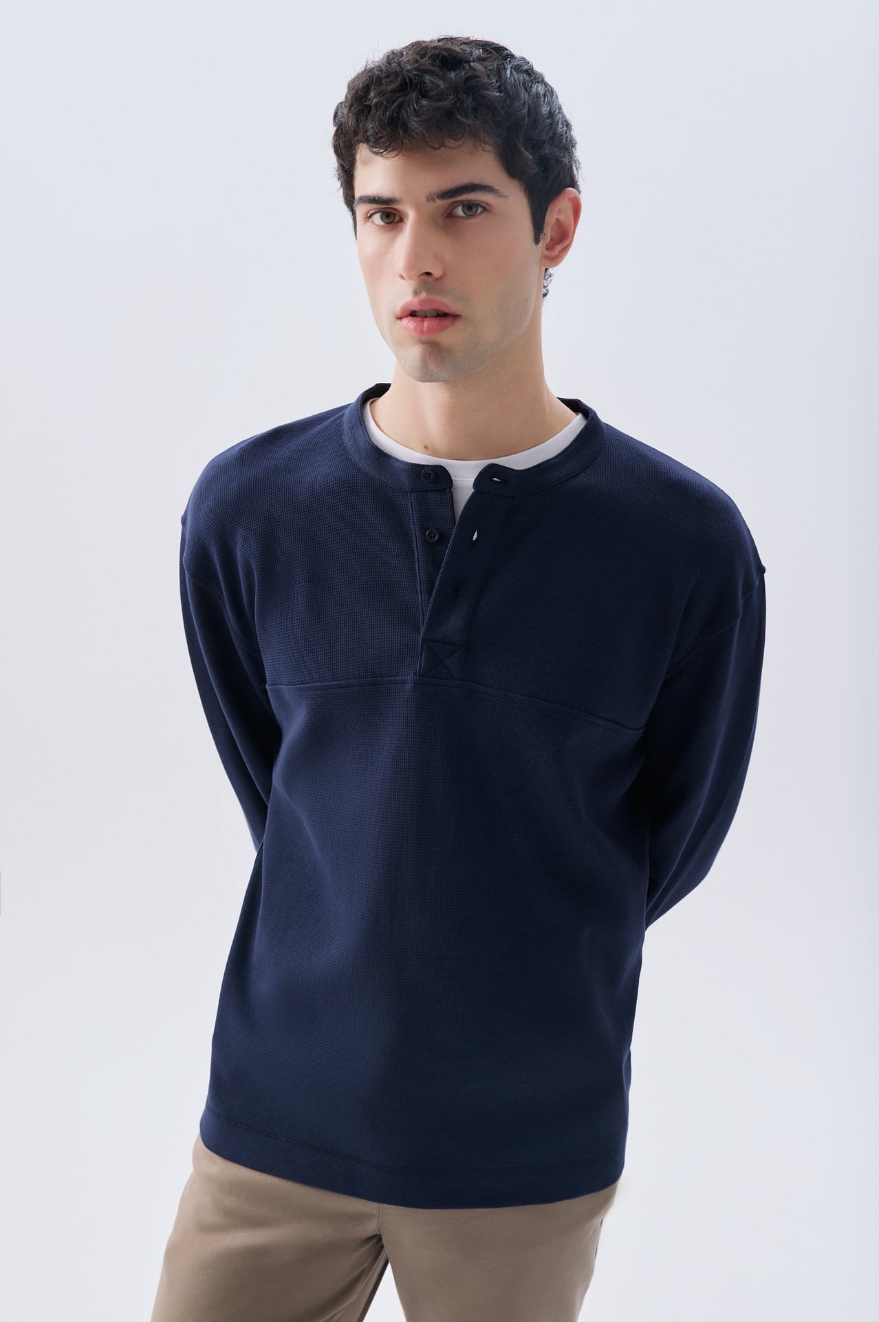 COMFORT FIT HENLEY YAKA SWEATSHIRT
