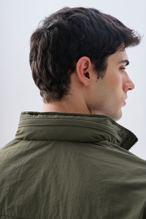 GİZLİ KAPÜŞONLU ÇOK CEPLİ KISA MONT