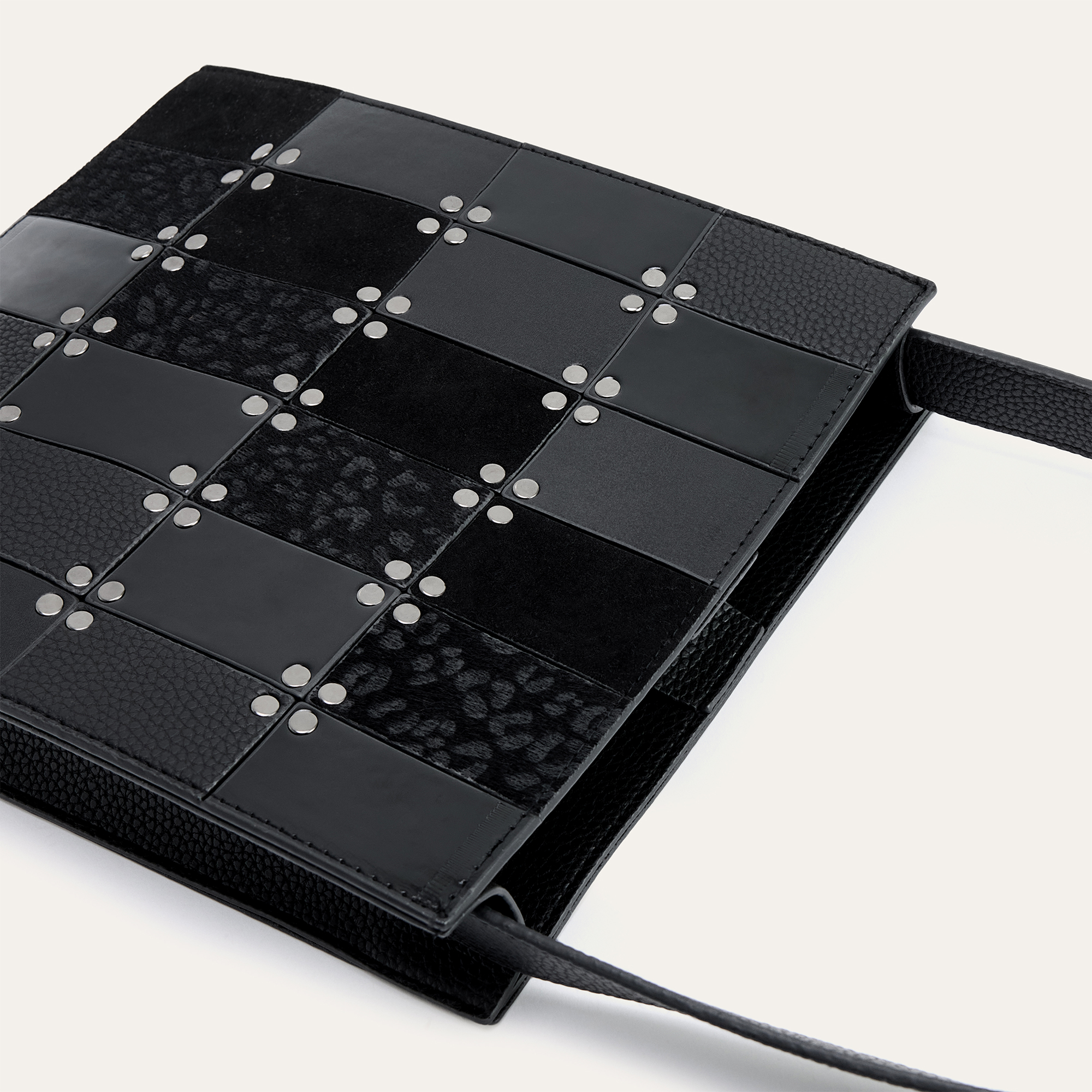 ZIMBA DETAYLI PATCHWORK OMUZ ÇANTASI