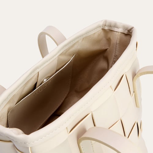 ÖRGÜ GÖRÜNÜMLÜ EL ÇANTASI