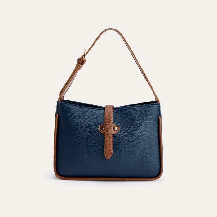 DERİ GÖRÜNÜMLÜ TOKA DETAYLI EL ÇANTASI